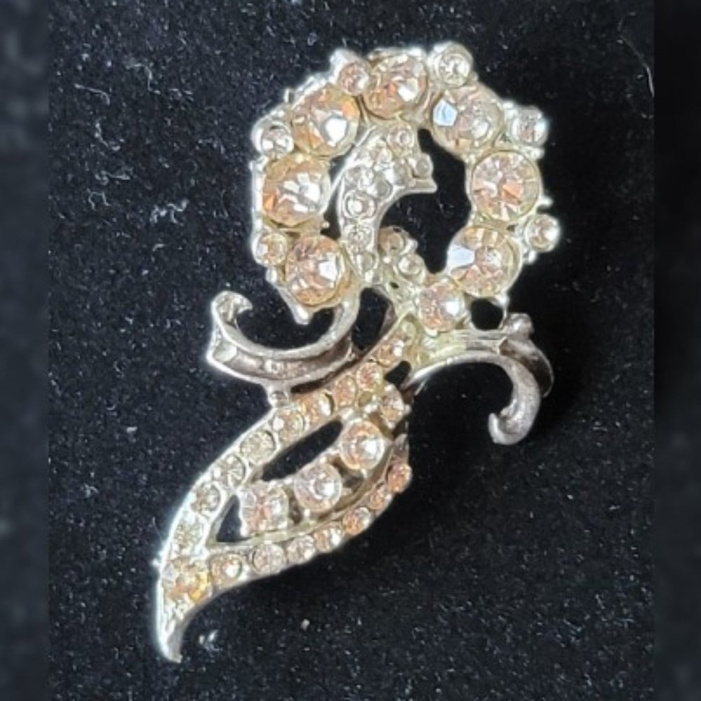 B2G1! Quality Vintage Rhinestone Brooch